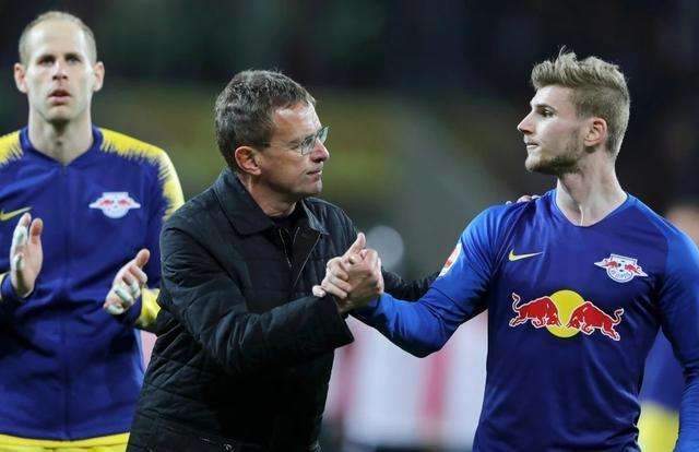 每体：一家土超俱乐部的现任主席和前主席涉赌被逮捕（每体：土超某俱乐部现任与前任主席因涉赌被捕）