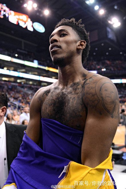 此前连续缺阵22场！老鹰官宣特雷·杨升级为出战成疑（连续缺席22场后，老鹰官方宣布特雷·杨状态升级为出战成疑）