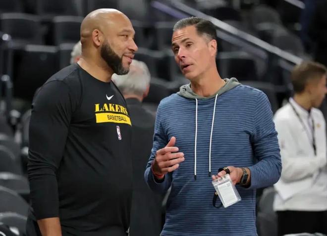 NBA新秀观察：状元秀首场表现（聚焦NBA新秀：状元首秀表现解析）