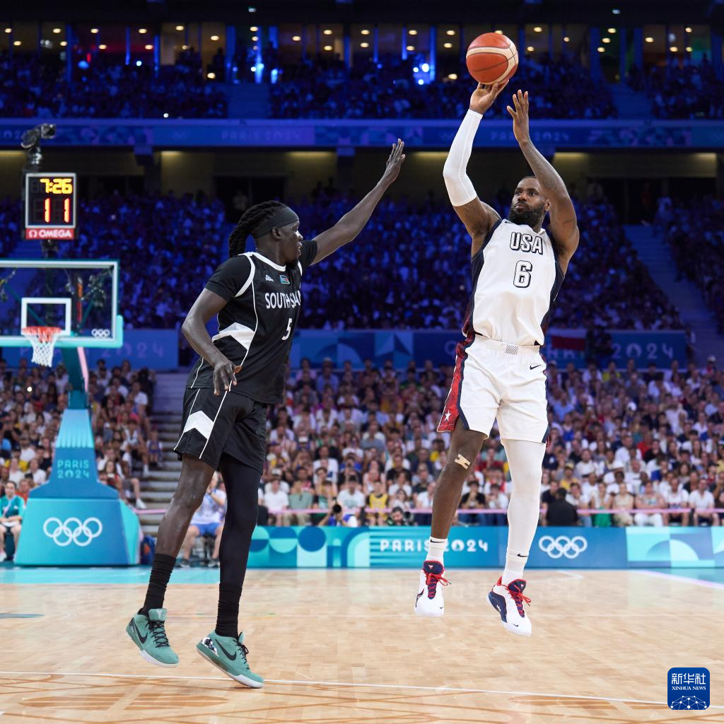 霍姆格伦的表现成为雷霆不败之魂（霍姆格伦神勇发挥成就雷霆不败之魂）