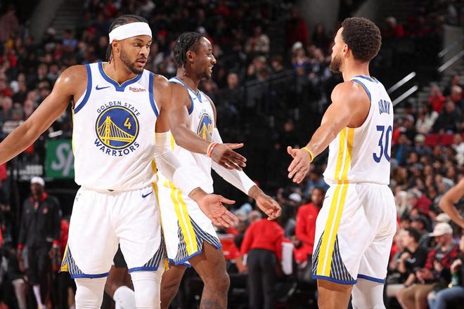 西媒：苏契奇一只脚已踏出皇社大门，球队愿意直接出售他（西媒：苏契奇已接近离队，皇社倾向直接出售他）