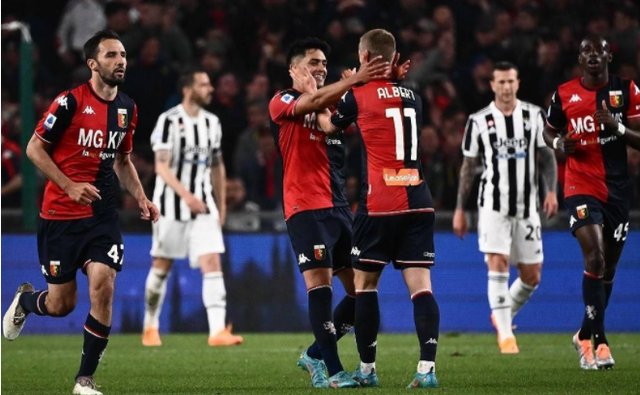 场边这一幕，比比分更残酷（比分之外，场边一幕更扎心）