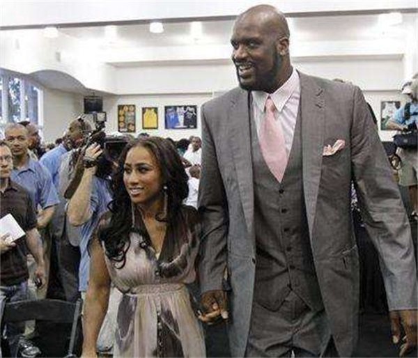 欧联杯 - 诺丁汉森林对阵马尔默FF（欧联杯焦点战：诺丁汉森林迎战马尔默FF）