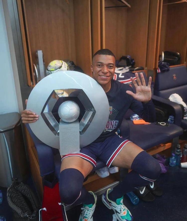 罗马诺：沙利文已在曼城开始接受训练，蓝月相信他们押对了宝（罗马诺：沙利文已随曼城展开训练，蓝月坚信眼光没错）